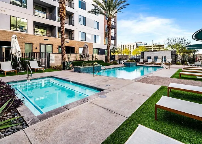 Escape To Trendy & In Vogue 2 Bedroom Town