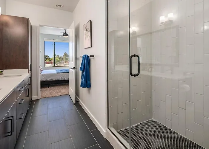 Apartment Escape To Trendy & In Vogue 2 Bedroom Town *