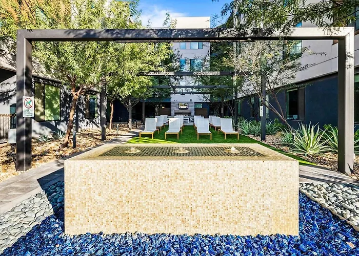 Escape To Trendy & In Vogue 2 Bedroom Town